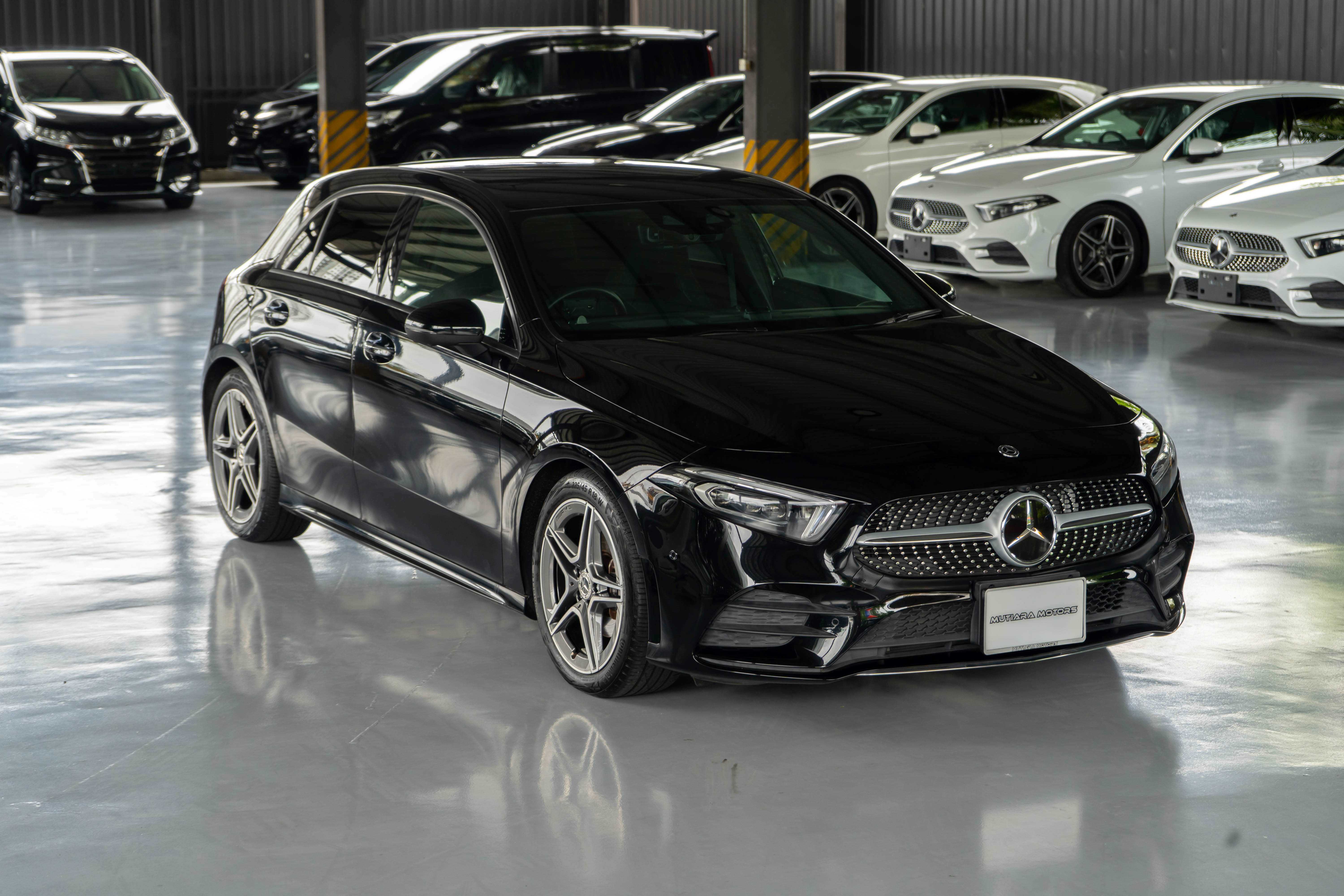 MERCEDES BENZ A180 STYLE AMG LINE