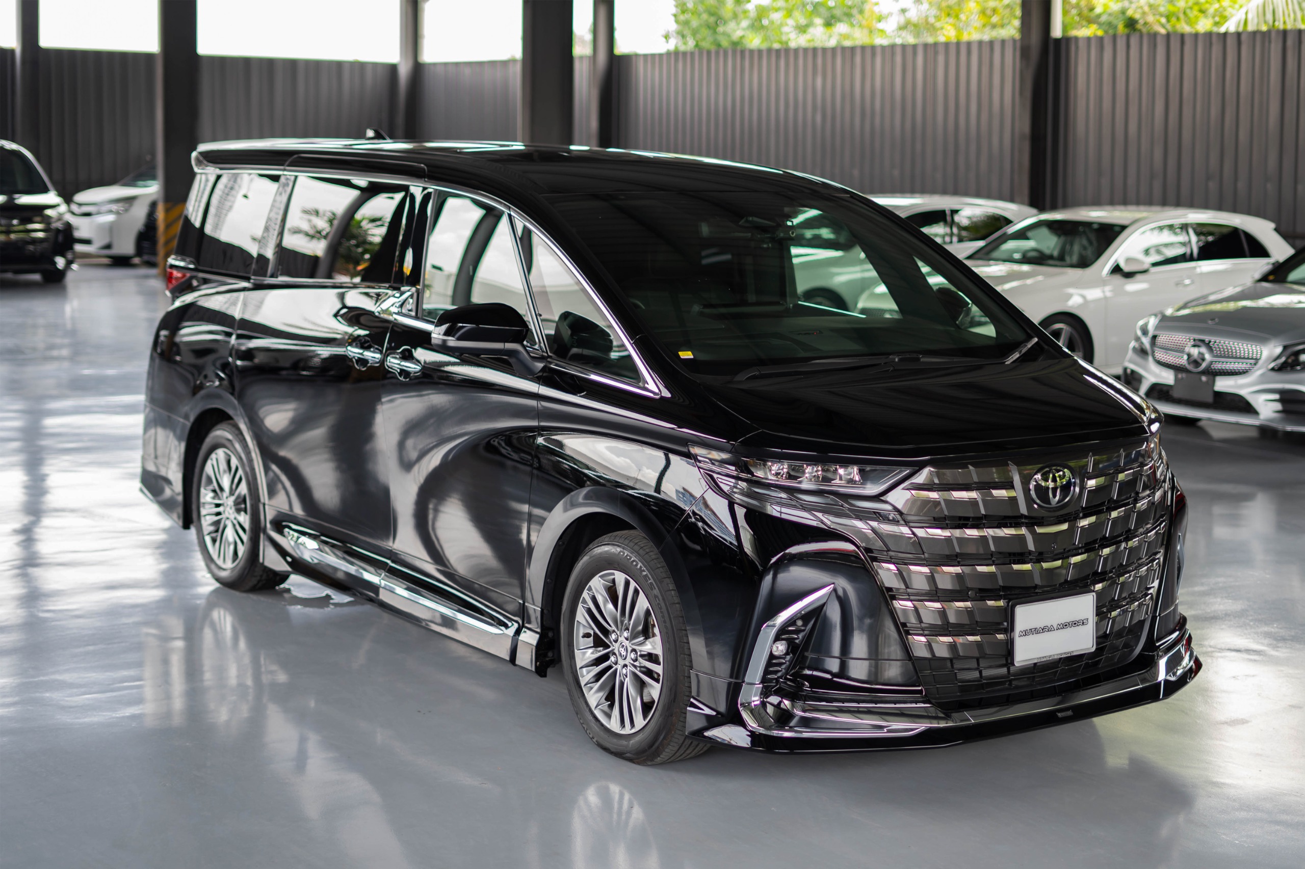 NEW MODEL TOYOTA ALPHARD Z EDITION