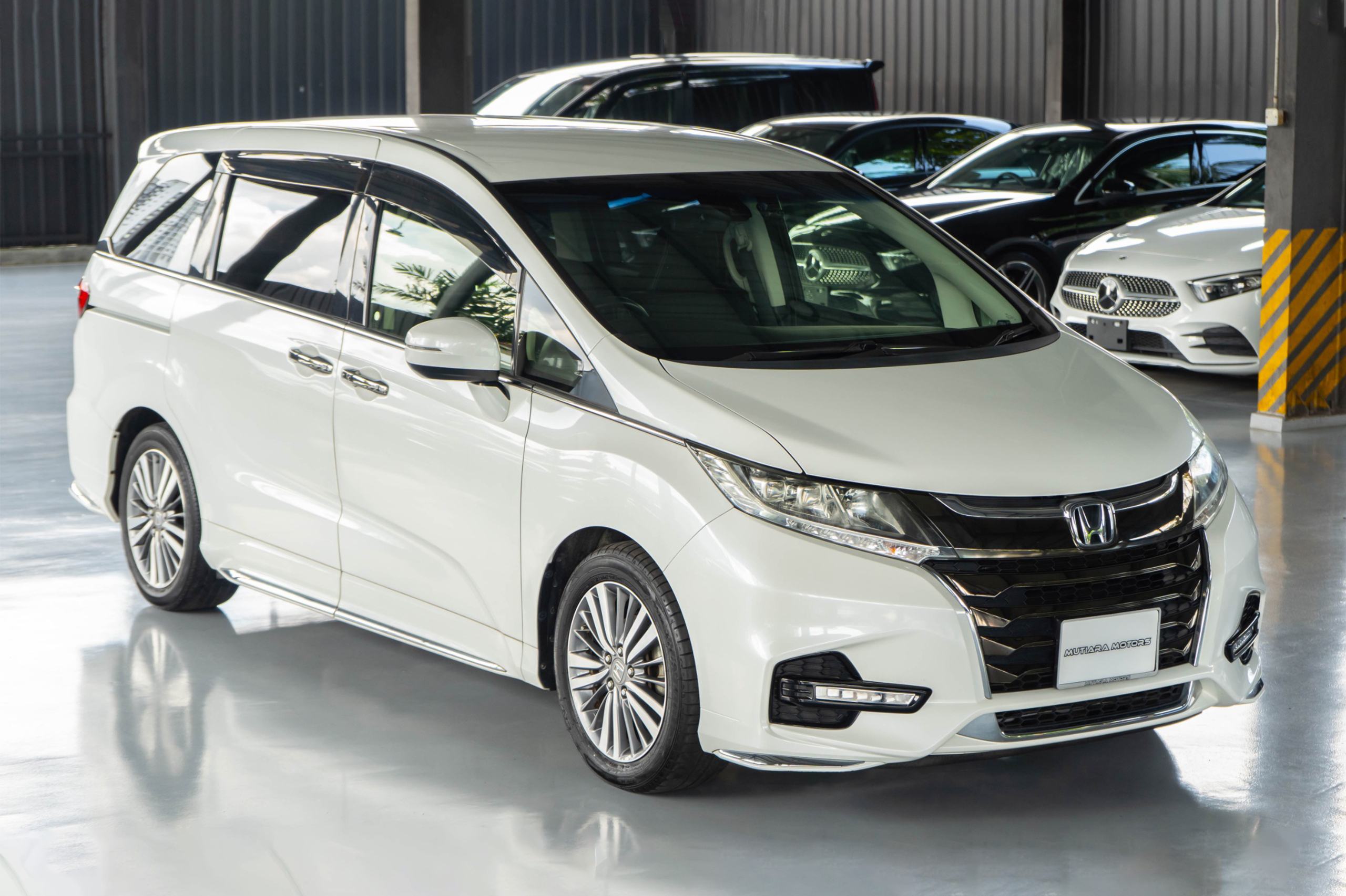 Honda Odyssey Absolute