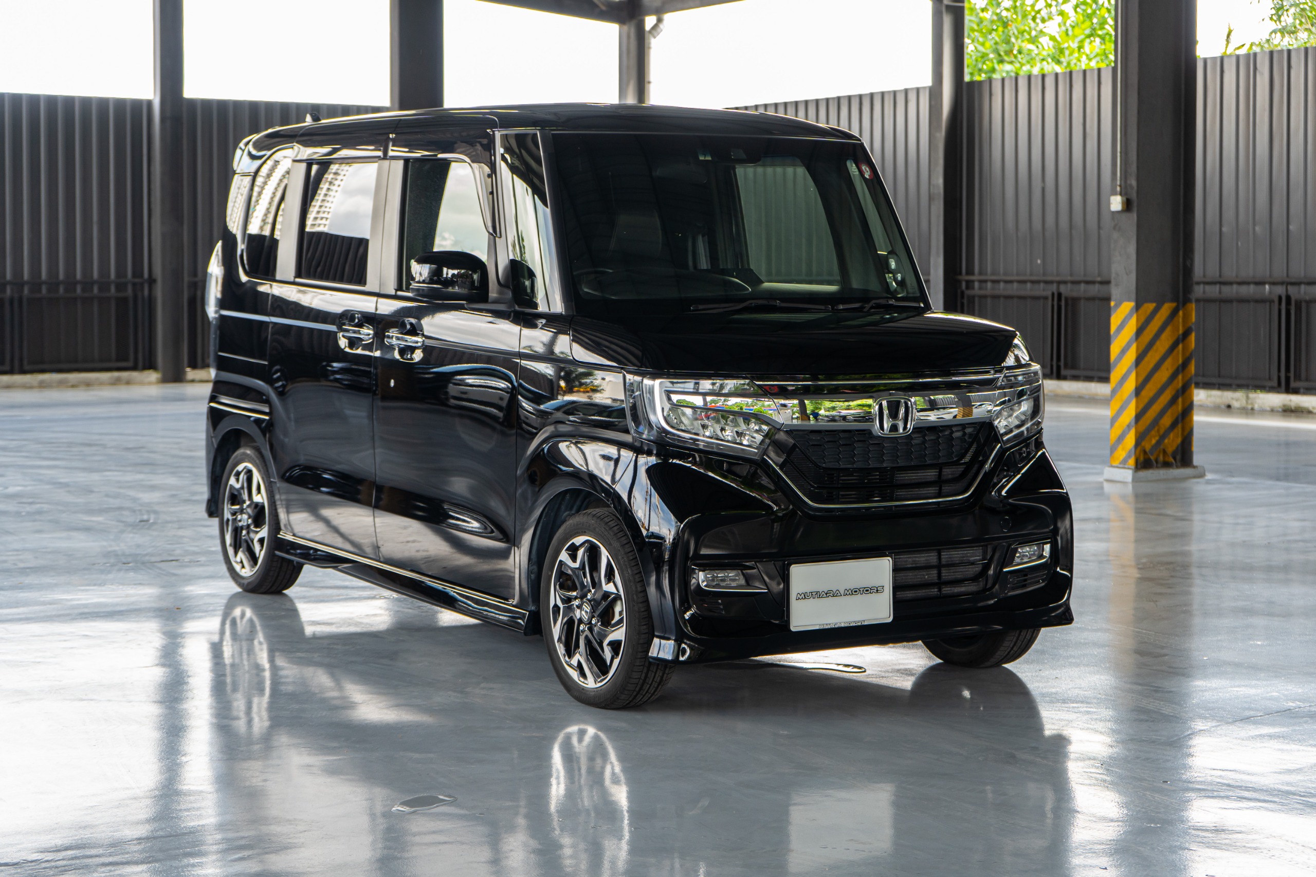 Honda N Box Custom GL Turbo