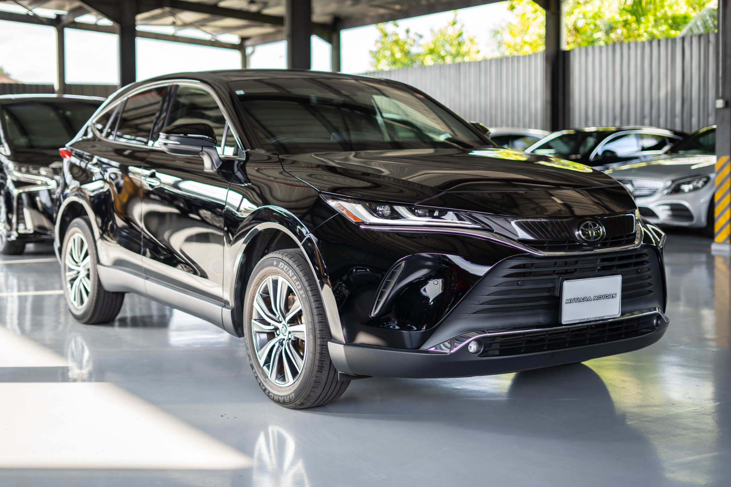 TOYOTA HARRIER TYPE G