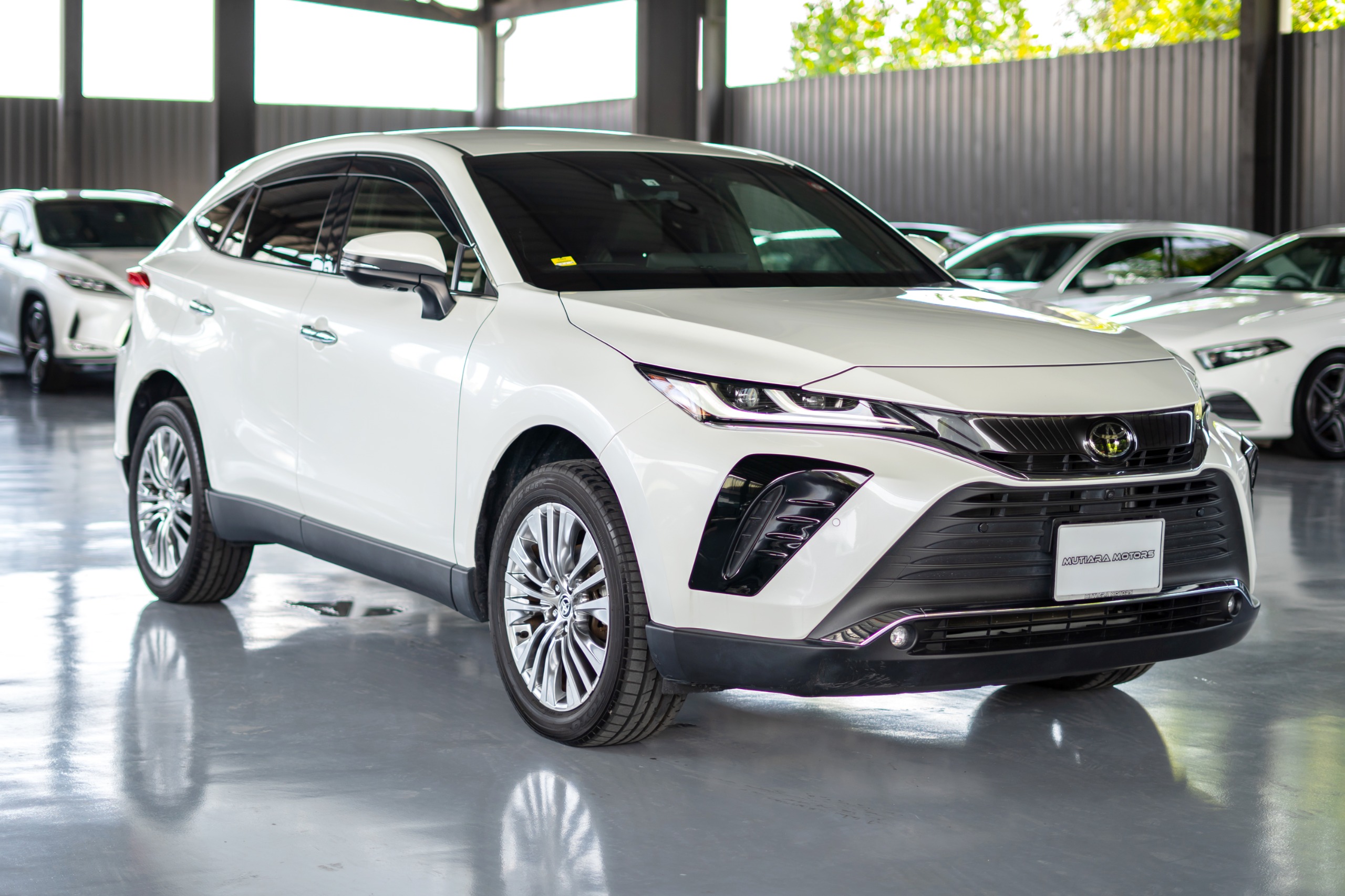 TOYOTA HARRIER Z LEATHER PACKAGE
