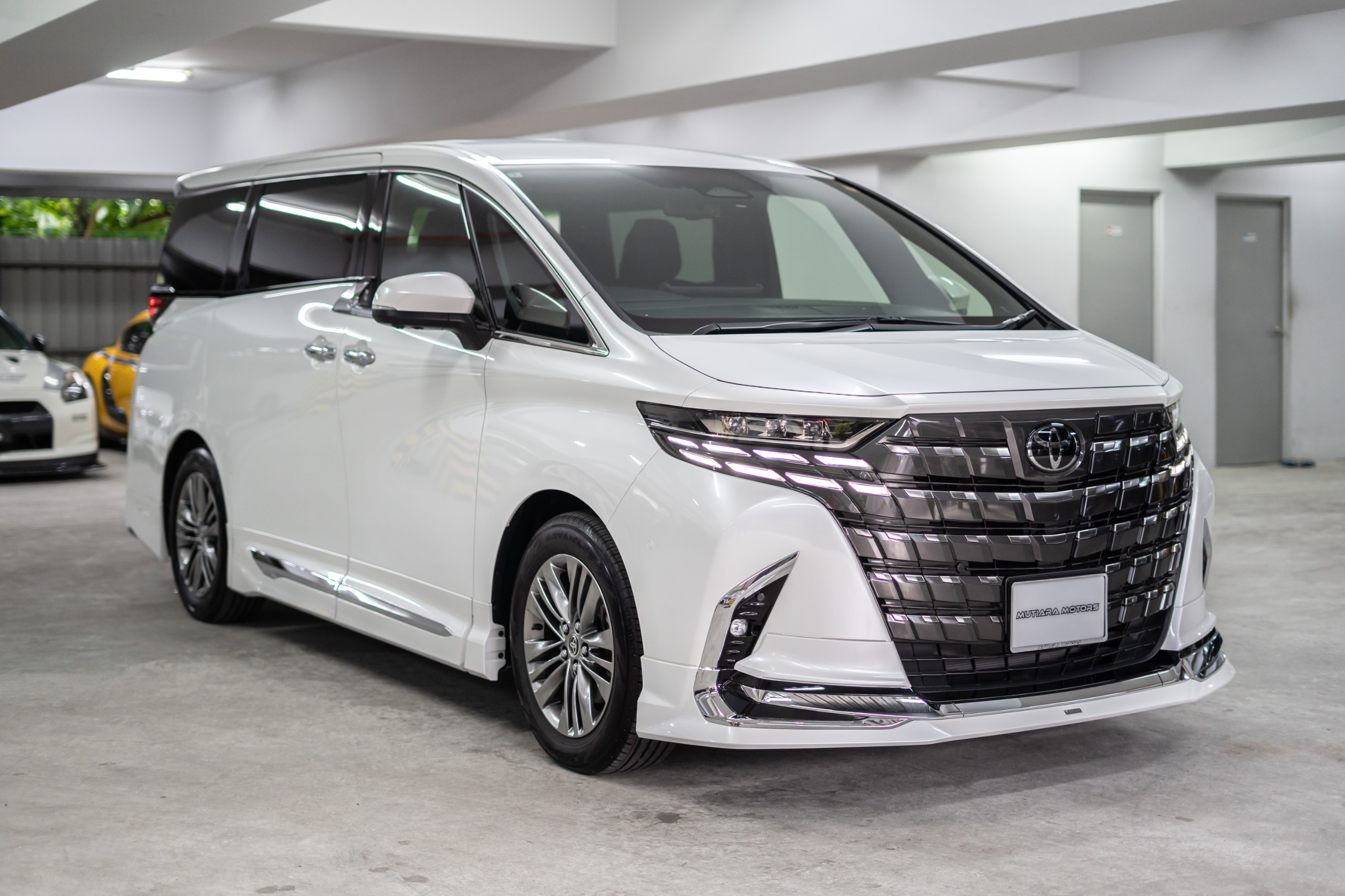 NEW MODEL TOYOTA ALPHARD Z EDITION