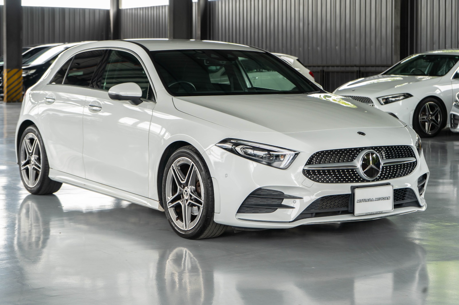 MERCEDES BENZ A180 STYLE AMG LINE